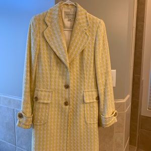 Wow! What a beautiful classic coat! Like new!